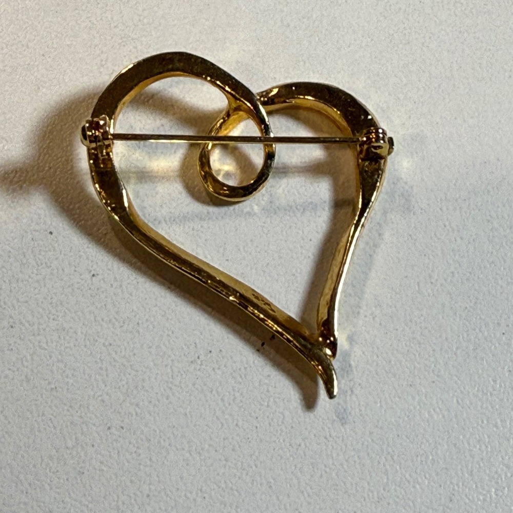 Heart Brooch Gold Tone Modernist Open Swirl Design‎ Women's Jewelry Pin - Picture 2 of 3